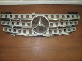 Mercedes Benz - FRONT GRILLE - 1648800885